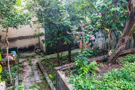 Casa à venda com 126m², 3 quartos e sem vaga Casa à venda com 126m², 3 quartos e sem vagaQuintal