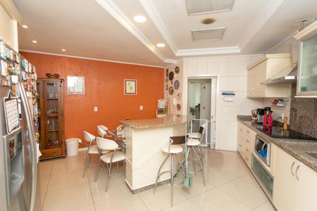 Casa à venda com 326m², 4 quartos e 2 vagasCozinha