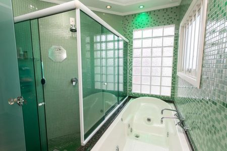 Casa à venda com 326m², 4 quartos e 2 vagasBanheiro Suíte 3