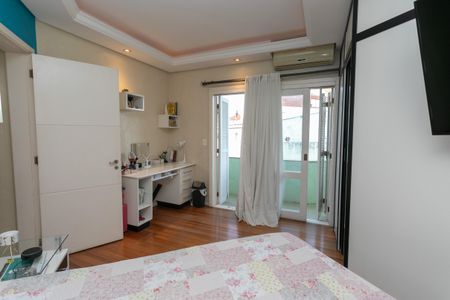 Casa à venda com 326m², 4 quartos e 2 vagasSuíte 3