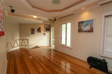 Casa à venda com 326m², 4 quartos e 2 vagasSala 3