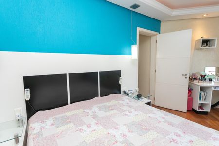 Casa à venda com 326m², 4 quartos e 2 vagasSuíte 3