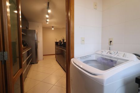 Apartamento à venda com 81m², 2 quartos e 2 vagasÁrea de Serviço