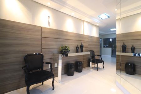 Apartamento à venda com 81m², 2 quartos e 2 vagasHall 