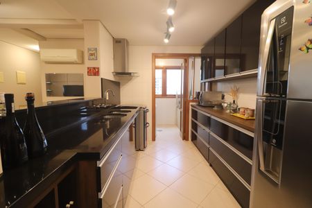 Apartamento à venda com 81m², 2 quartos e 2 vagasCozinha