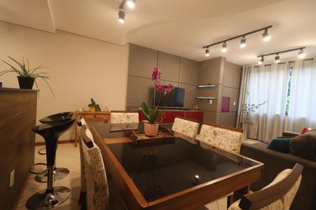 Apartamento à venda com 81m², 2 quartos e 2 vagasSala