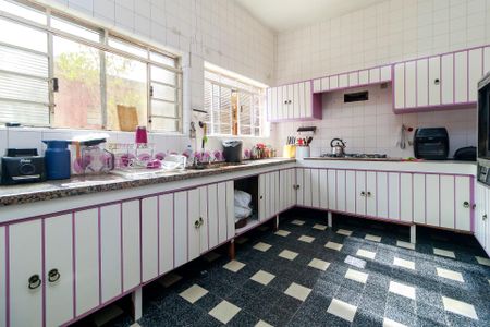 Casa à venda com 380m², 3 quartos e 4 vagas Casa à venda com 380m², 3 quartos e 4 vagasCozinha