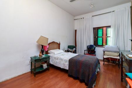 Casa à venda com 380m², 3 quartos e 4 vagas Casa à venda com 380m², 3 quartos e 4 vagasSuíte