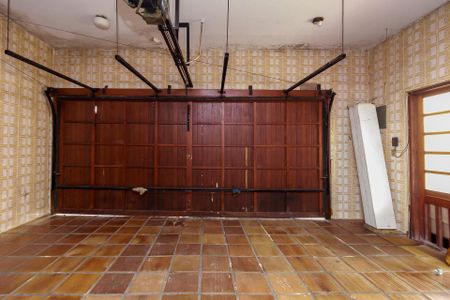 Casa à venda com 380m², 3 quartos e 4 vagas Casa à venda com 380m², 3 quartos e 4 vagasGaragem