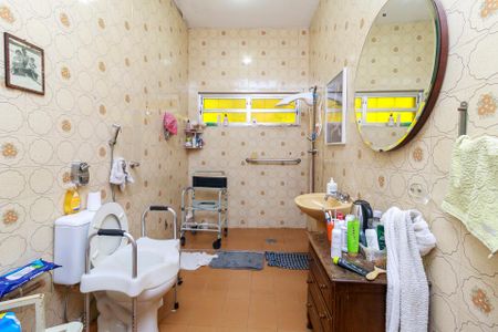 Casa à venda com 380m², 3 quartos e 4 vagas Casa à venda com 380m², 3 quartos e 4 vagasBanheiro 2