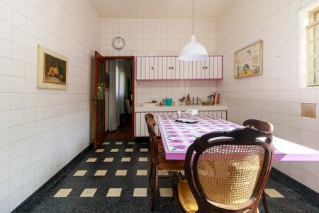 Casa à venda com 380m², 3 quartos e 4 vagas Casa à venda com 380m², 3 quartos e 4 vagasCozinha