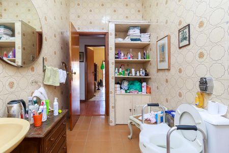 Casa à venda com 380m², 3 quartos e 4 vagas Casa à venda com 380m², 3 quartos e 4 vagasBanheiro 2