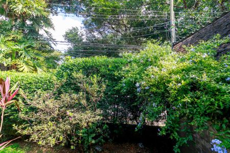 Casa à venda com 380m², 3 quartos e 4 vagas Casa à venda com 380m², 3 quartos e 4 vagasQuarto 1 - Vista