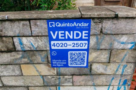 Casa à venda com 380m², 3 quartos e 4 vagas Casa à venda com 380m², 3 quartos e 4 vagasPlaca Instalada