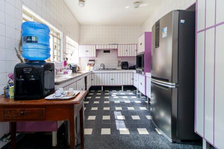 Casa à venda com 380m², 3 quartos e 4 vagas Casa à venda com 380m², 3 quartos e 4 vagasCozinha