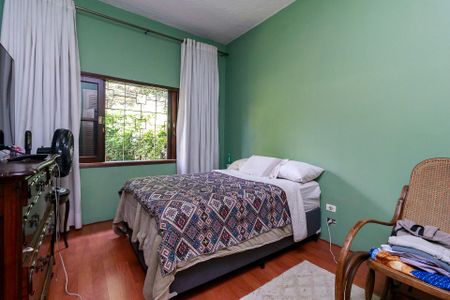 Casa à venda com 380m², 3 quartos e 4 vagas Casa à venda com 380m², 3 quartos e 4 vagasQuarto 1