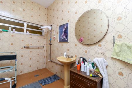 Casa à venda com 380m², 3 quartos e 4 vagas Casa à venda com 380m², 3 quartos e 4 vagasBanheiro 2