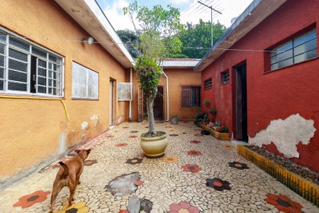 Casa à venda com 380m², 3 quartos e 4 vagas Casa à venda com 380m², 3 quartos e 4 vagasQuintal