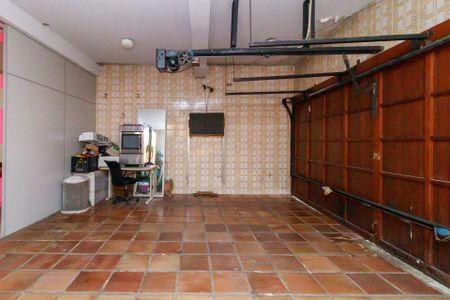 Casa à venda com 380m², 3 quartos e 4 vagas Casa à venda com 380m², 3 quartos e 4 vagasGaragem