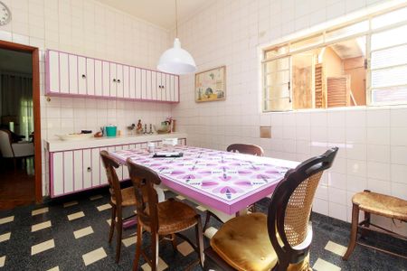 Casa à venda com 380m², 3 quartos e 4 vagas Casa à venda com 380m², 3 quartos e 4 vagasCozinha