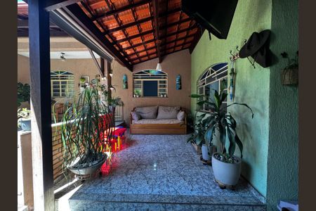 Casa à venda com 350m², 8 quartos e 2 vagasVaranda