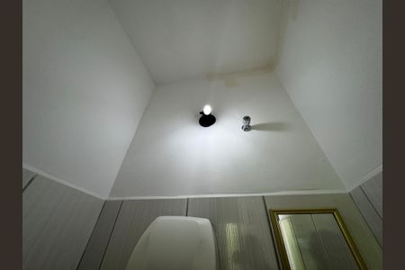 Casa à venda com 350m², 8 quartos e 2 vagasBanheiro 3 - suíte 3 - loja