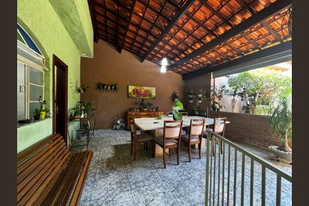 Casa à venda com 350m², 8 quartos e 2 vagasVaranda