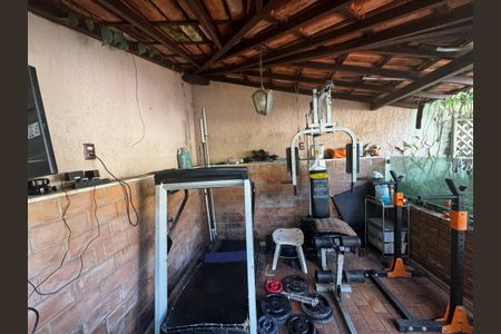 Casa à venda com 350m², 8 quartos e 2 vagasÁrea de lazer - Academia