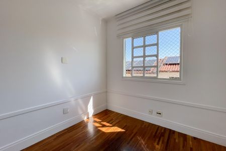 Casa de condomínio à venda com 100m², 2 quartos e 2 vagas Casa de condomínio à venda com 100m², 2 quartos e 2 vagasQuarto
