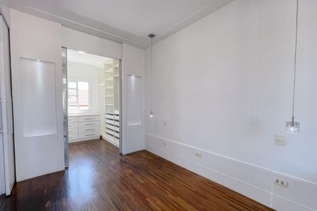 Casa de condomínio à venda com 100m², 2 quartos e 2 vagas Casa de condomínio à venda com 100m², 2 quartos e 2 vagasSuíte