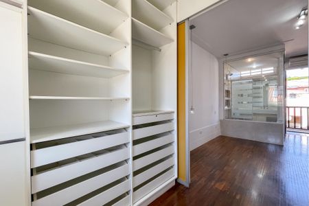 Casa de condomínio à venda com 100m², 2 quartos e 2 vagas Casa de condomínio à venda com 100m², 2 quartos e 2 vagasCloset - Suíte