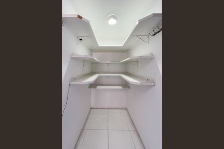 Casa de condomínio à venda com 100m², 2 quartos e 2 vagas Casa de condomínio à venda com 100m², 2 quartos e 2 vagasÁrea de Serviço