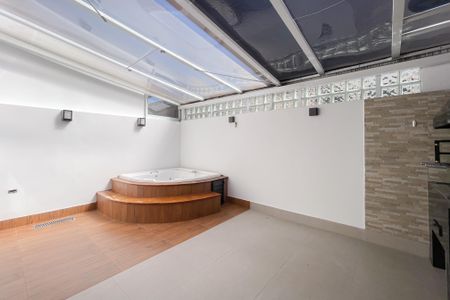 Casa de condomínio à venda com 100m², 2 quartos e 2 vagas Casa de condomínio à venda com 100m², 2 quartos e 2 vagasÁrea - Churrasqueira