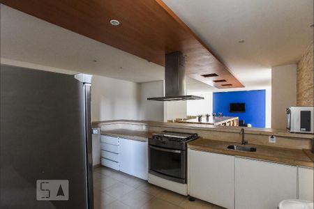 Apartamento à venda com 128m², 3 quartos e 2 vagas Apartamento à venda com 128m², 3 quartos e 2 vagasÁrea comum - Churrasqueira