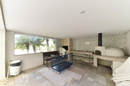 Apartamento à venda com 128m², 3 quartos e 2 vagas Apartamento à venda com 128m², 3 quartos e 2 vagasÁrea comum - Churrasqueira