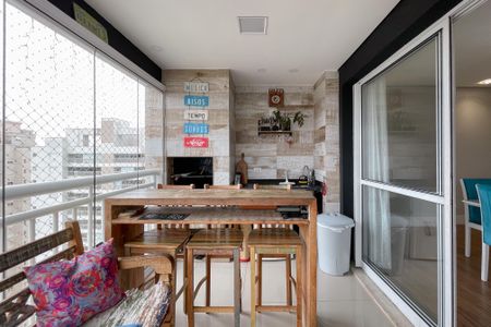 Apartamento à venda com 128m², 3 quartos e 2 vagas Apartamento à venda com 128m², 3 quartos e 2 vagasSacada