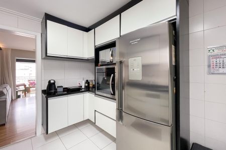 Apartamento à venda com 128m², 3 quartos e 2 vagas Apartamento à venda com 128m², 3 quartos e 2 vagasCozinha