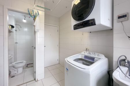 Apartamento à venda com 128m², 3 quartos e 2 vagas Apartamento à venda com 128m², 3 quartos e 2 vagasÁrea de Serviço