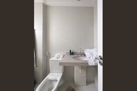 Apartamento à venda com 128m², 3 quartos e 2 vagas Apartamento à venda com 128m², 3 quartos e 2 vagasBanheiro da Suíte 2