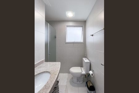 Apartamento à venda com 128m², 3 quartos e 2 vagas Apartamento à venda com 128m², 3 quartos e 2 vagasBanheiro da Suíte 1