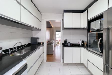 Apartamento à venda com 128m², 3 quartos e 2 vagas Apartamento à venda com 128m², 3 quartos e 2 vagasCozinha