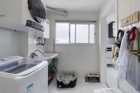Apartamento à venda com 128m², 3 quartos e 2 vagas Apartamento à venda com 128m², 3 quartos e 2 vagasÁrea de Serviço