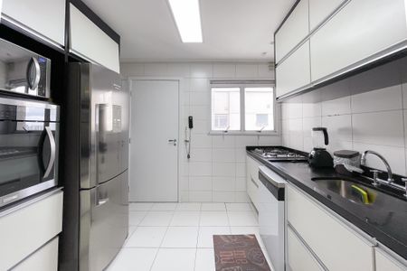 Apartamento à venda com 128m², 3 quartos e 2 vagas Apartamento à venda com 128m², 3 quartos e 2 vagasCozinha