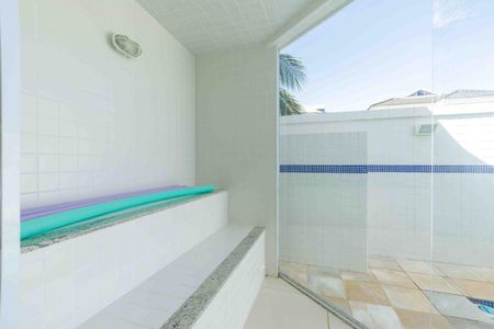 Casa de condomínio à venda com 400m², 3 quartos e 2 vagas Casa de condomínio à venda com 400m², 3 quartos e 2 vagasÁrea de Lazer Sauna