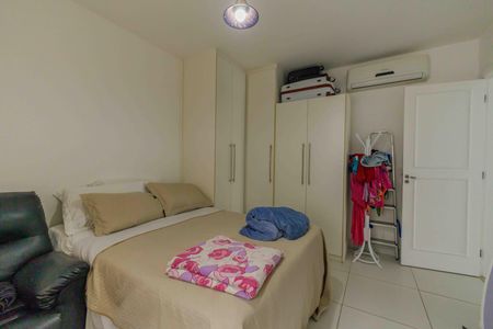 Casa de condomínio à venda com 400m², 3 quartos e 2 vagas Casa de condomínio à venda com 400m², 3 quartos e 2 vagasSuíte 1