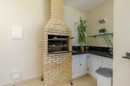 Casa de condomínio à venda com 400m², 3 quartos e 2 vagas Casa de condomínio à venda com 400m², 3 quartos e 2 vagasÁrea de Lazer Churrasqueira