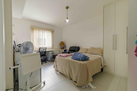 Casa de condomínio à venda com 400m², 3 quartos e 2 vagas Casa de condomínio à venda com 400m², 3 quartos e 2 vagasSuíte 1