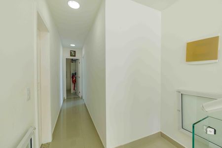 Casa de condomínio à venda com 400m², 3 quartos e 2 vagas Casa de condomínio à venda com 400m², 3 quartos e 2 vagasHall