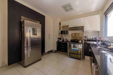 Casa de condomínio à venda com 400m², 3 quartos e 2 vagas Casa de condomínio à venda com 400m², 3 quartos e 2 vagasCozinha