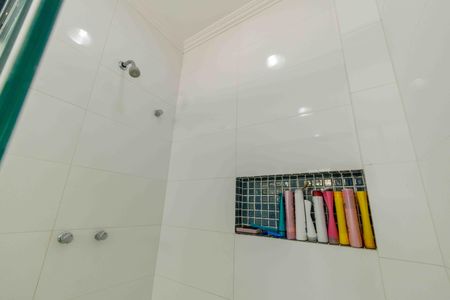 Casa de condomínio à venda com 400m², 3 quartos e 2 vagas Casa de condomínio à venda com 400m², 3 quartos e 2 vagasBanheiro da Suíte 3